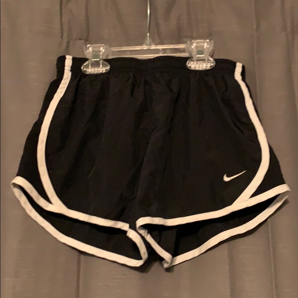 Black nike running short